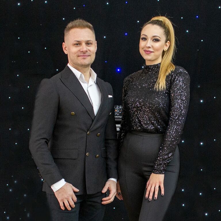 Alin de la Buzău alături de solista formației, portret oficial